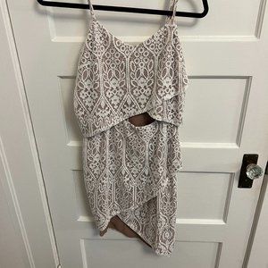 ** NWT ** Elliatt Floral Lace Tulip Dress